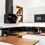 Venus Apartments - Akacfa III